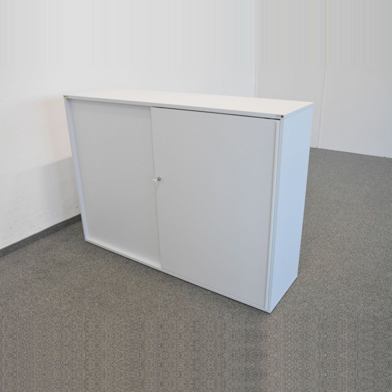 Armadi: Sitag Z-Schiebetürschrank – Usato da Schönenwerd venduto da mcofficeshop