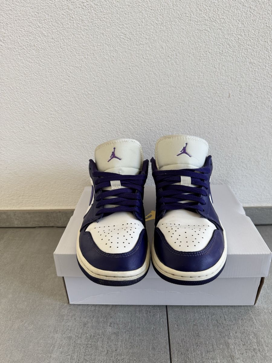Jordan Scarpe da donna: Air Jordan 1 low - purple/action grape-sail – Usato da Amriswil venduto da a_g_n58c 1