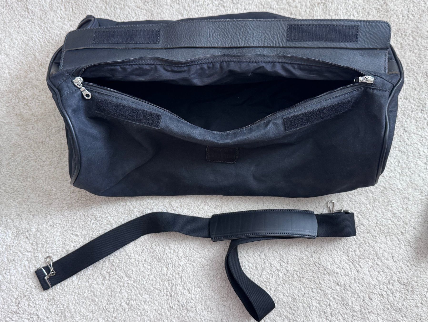 Taschen: Tasche / Duffel / – Gebraucht aus Münchenstein von focuz 1