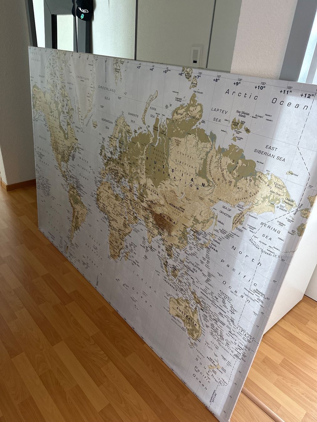 Poster & Bilder: IKEA Bild Weltkarte – Gebraucht aus Muotathal von