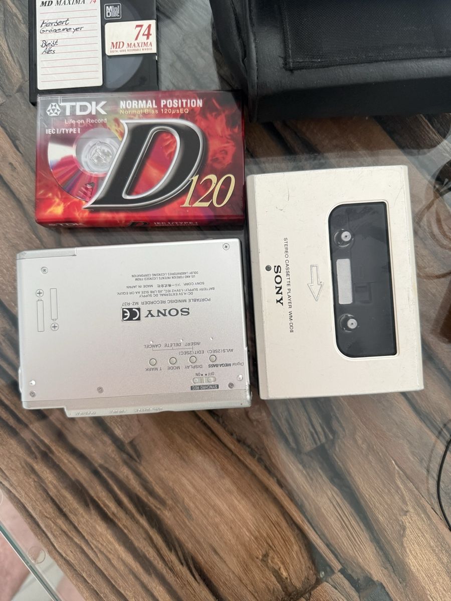 Sony Tragbarer Mediaplayer: Sony Walkman DD2 / Sony Walkman MD Set – Defekt aus Rothrist von jr_returns 3