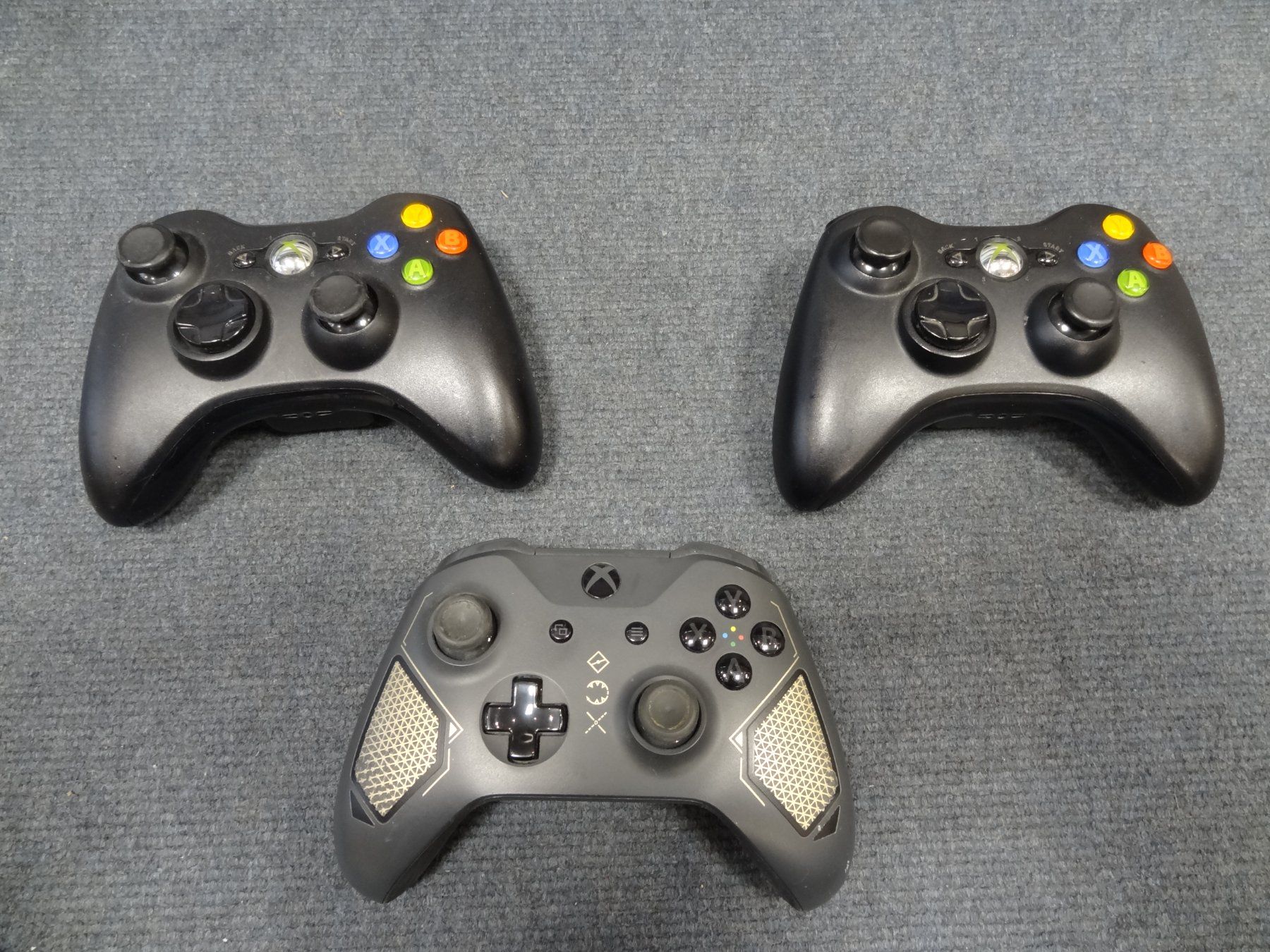 Spiele: X-box Controller 3 Stück – Gebraucht aus luzern von musicandart