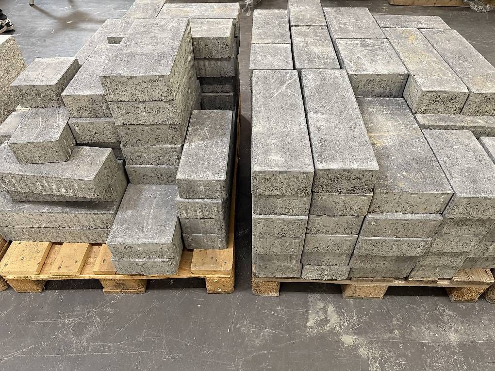 Pietre & tegole:  Beton-Pflastersteine Restposten – Nuovo e nell'imballaggio originale da Muttenz venduto da Serkan013