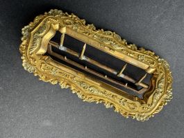 Antike goldfarbene Gürtelschnalle