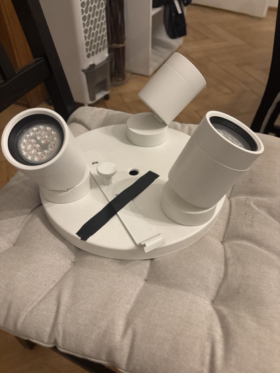 Lampadari & plafoniere: Stylish White LED Spotlight - Modern Lighting Solution! – Usato da Baden venduto da David_Baden 1
