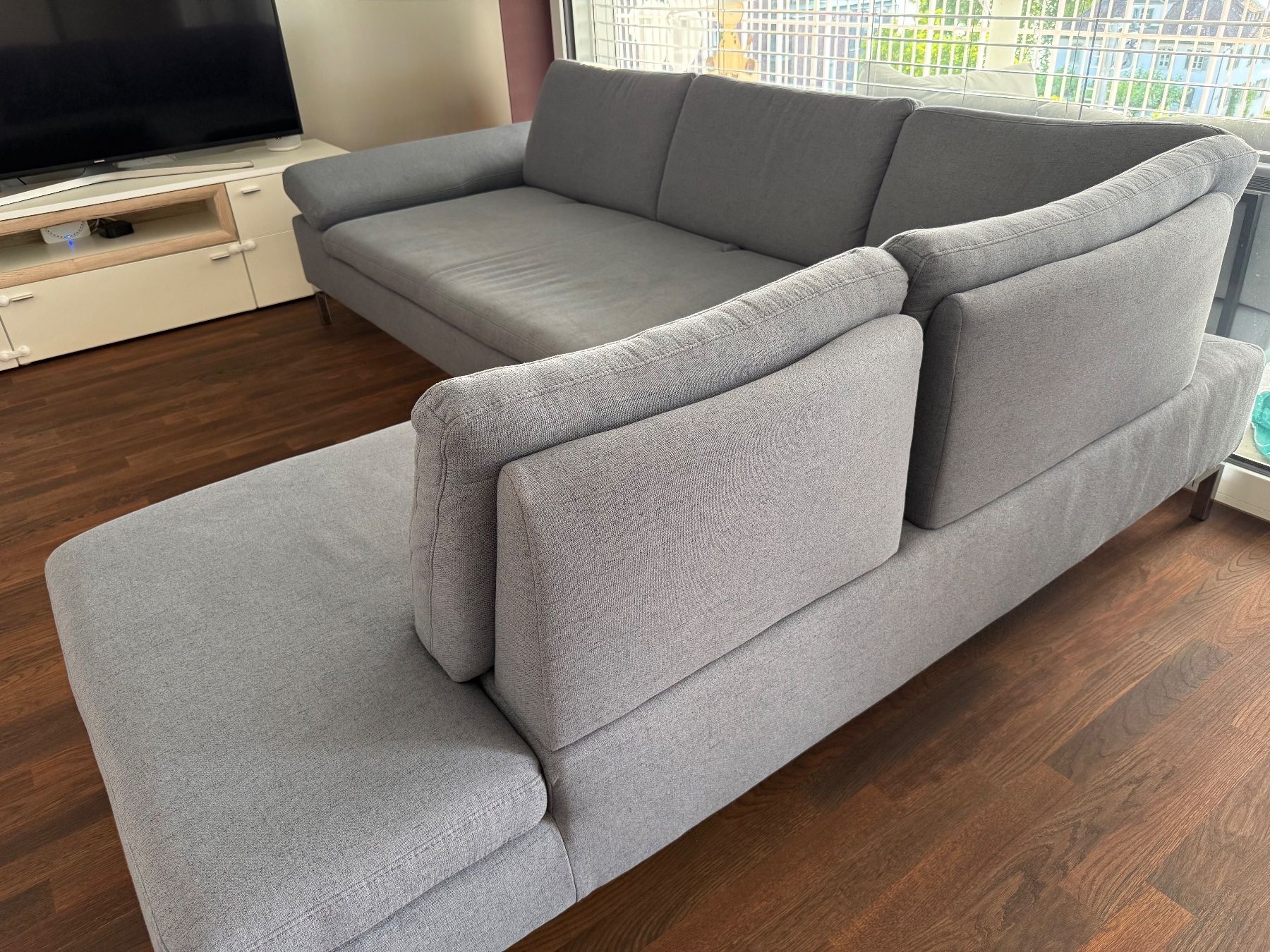Sofas: Ecksofa aus Stoff, grau – D'occasion à Zug par snowwhite5 8