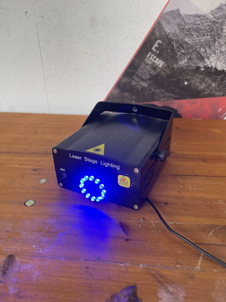Lampade: Laser Stage Lightning – Usato da Murten venduto da Ski-Outlet