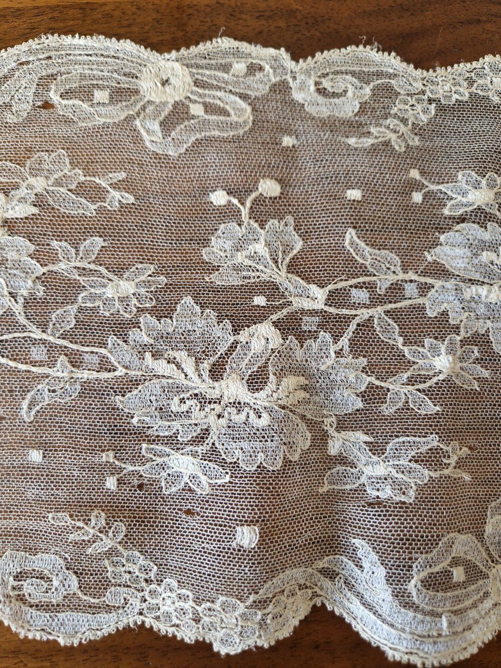 Tissus: Seiden Tüllspitze, Antik – Défectueux à Bern par Antikbatik 6