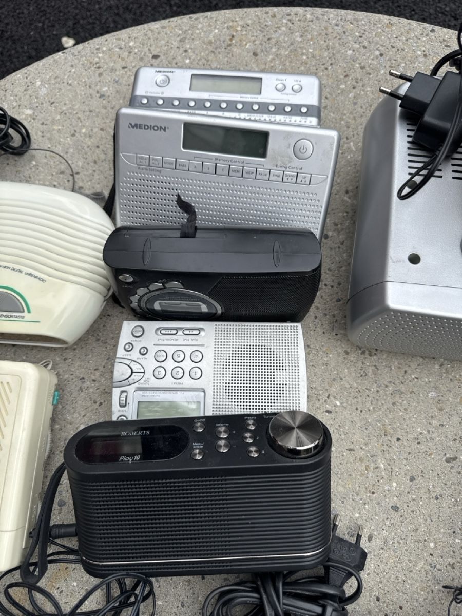 Radios: Verschiedene Elektronikartikel  – D'occasion à Zürich par Brockiwelt 2