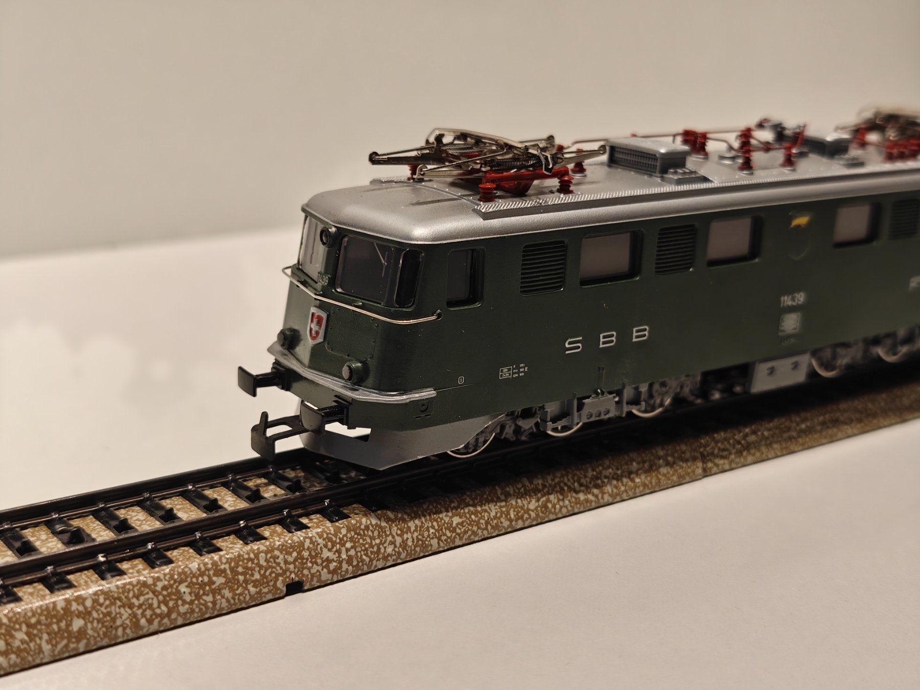 Märklin Modelleisenbahnen: Märklin Ae 6/6 – Gebraucht aus Braunau von Homersimpson 2