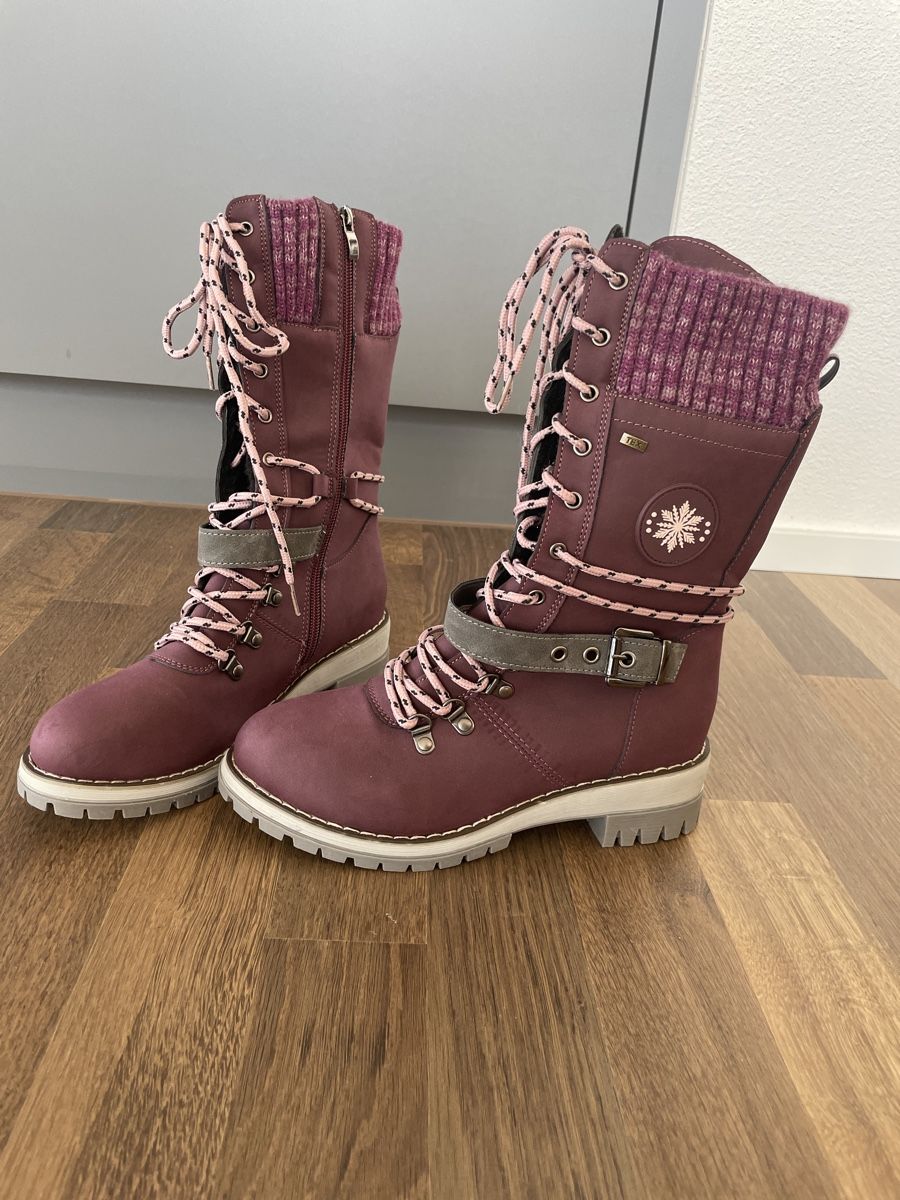 Scarpe da donna: Winterstiefel (ungetragen, neu) – Nuovo e nell'imballaggio originale da Spreitenbach venduto da dyyyl