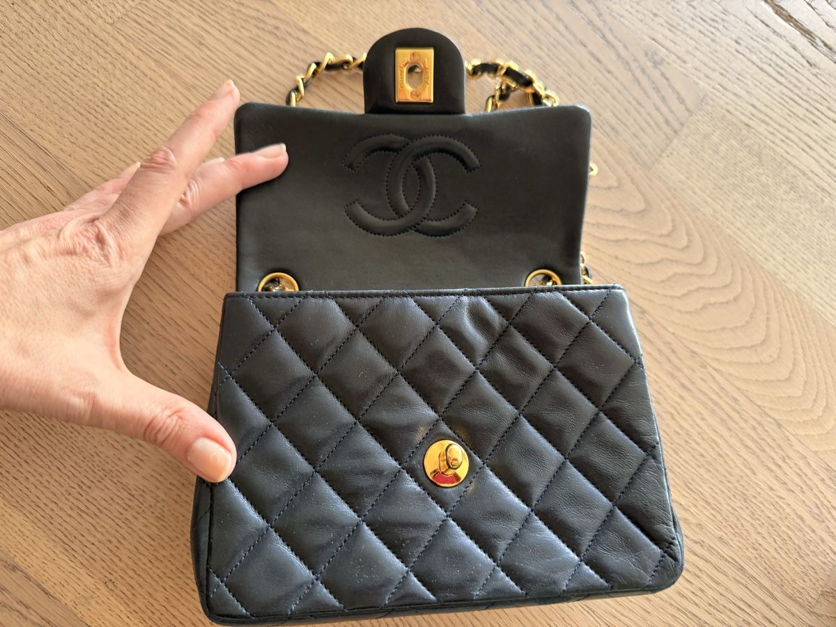 Chanel Sacs femmes: Vintage Chanel Mini Square Flap in Navy – D'occasion à Uster par ursonja01 4