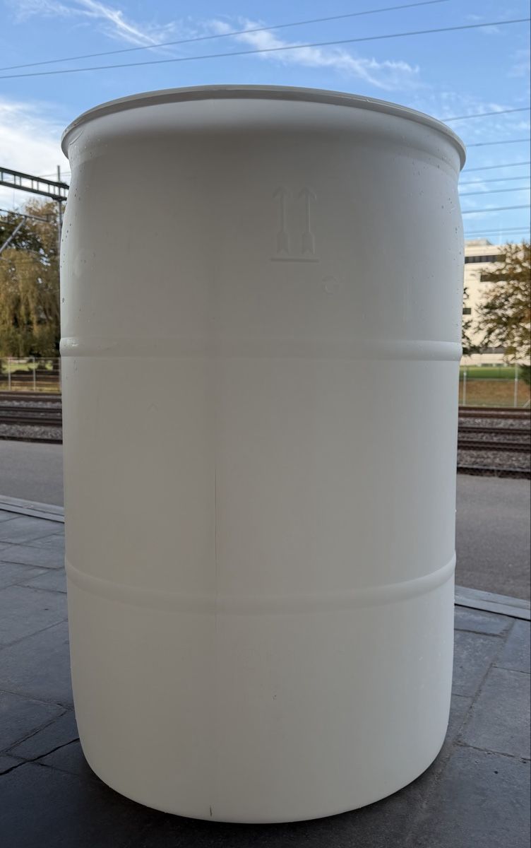 Annaffiatura & Irrigazione: Plasticfass 208 liter  – Usato da Schlieren venduto da VintageType