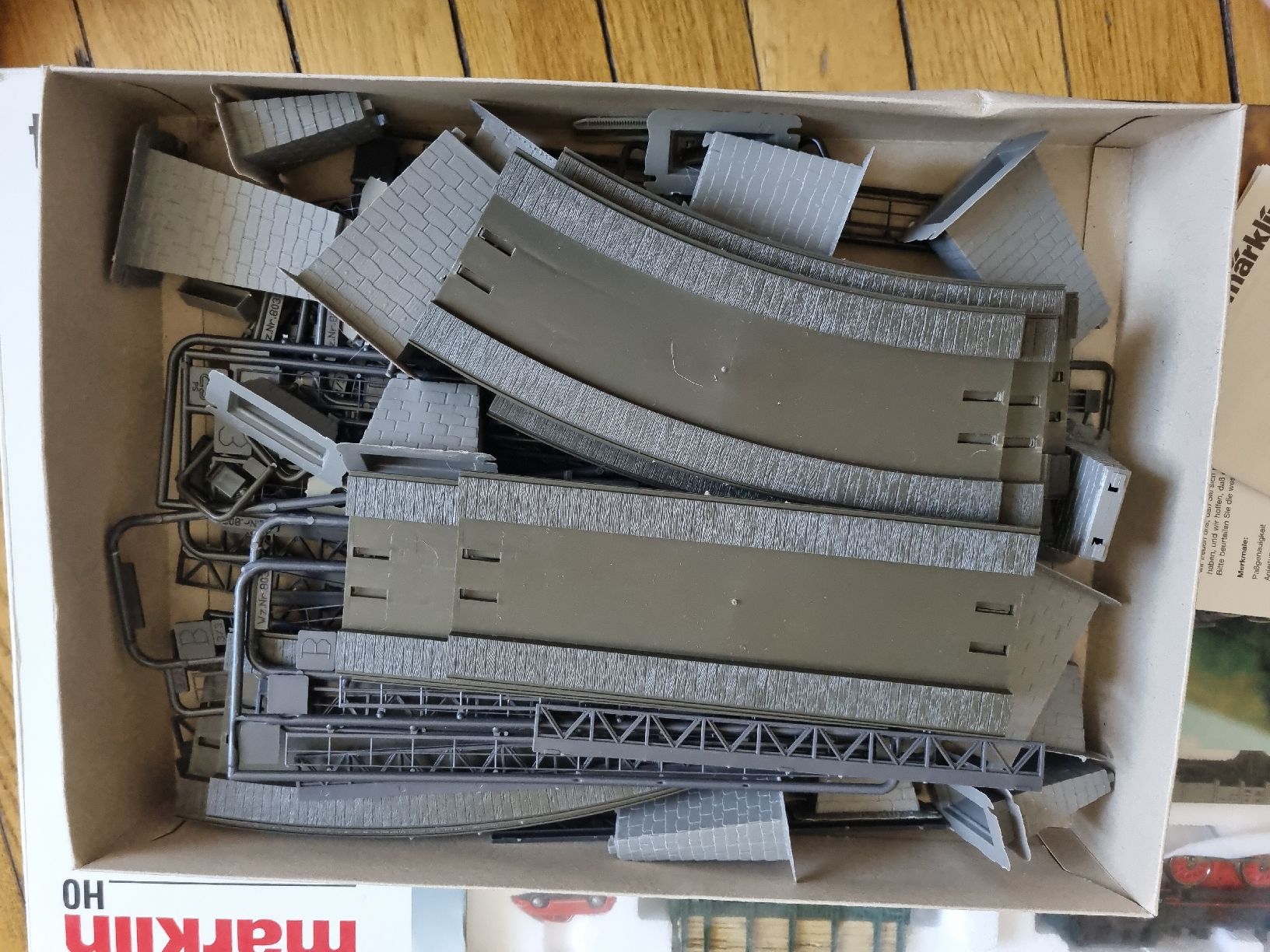 Märklin Modelleisenbahnen: Märklin  &  Faller – Gebraucht aus Schaffhausen von Leveron13 2