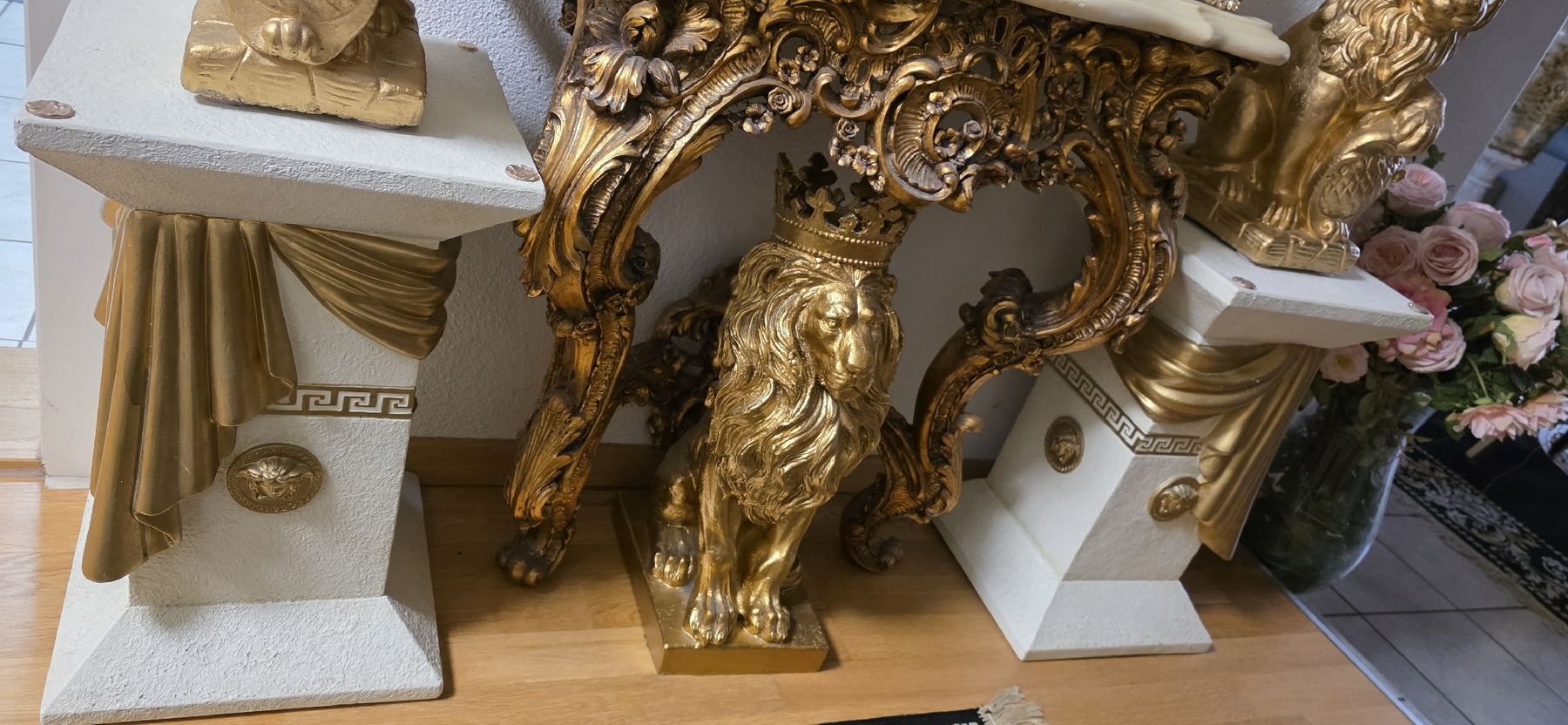 Tutte le decorazioni: 2 Deko Säulen Weiss Gold, mit Medusakopf – Usato da Kaufdorf venduto da Nati-Nati 1