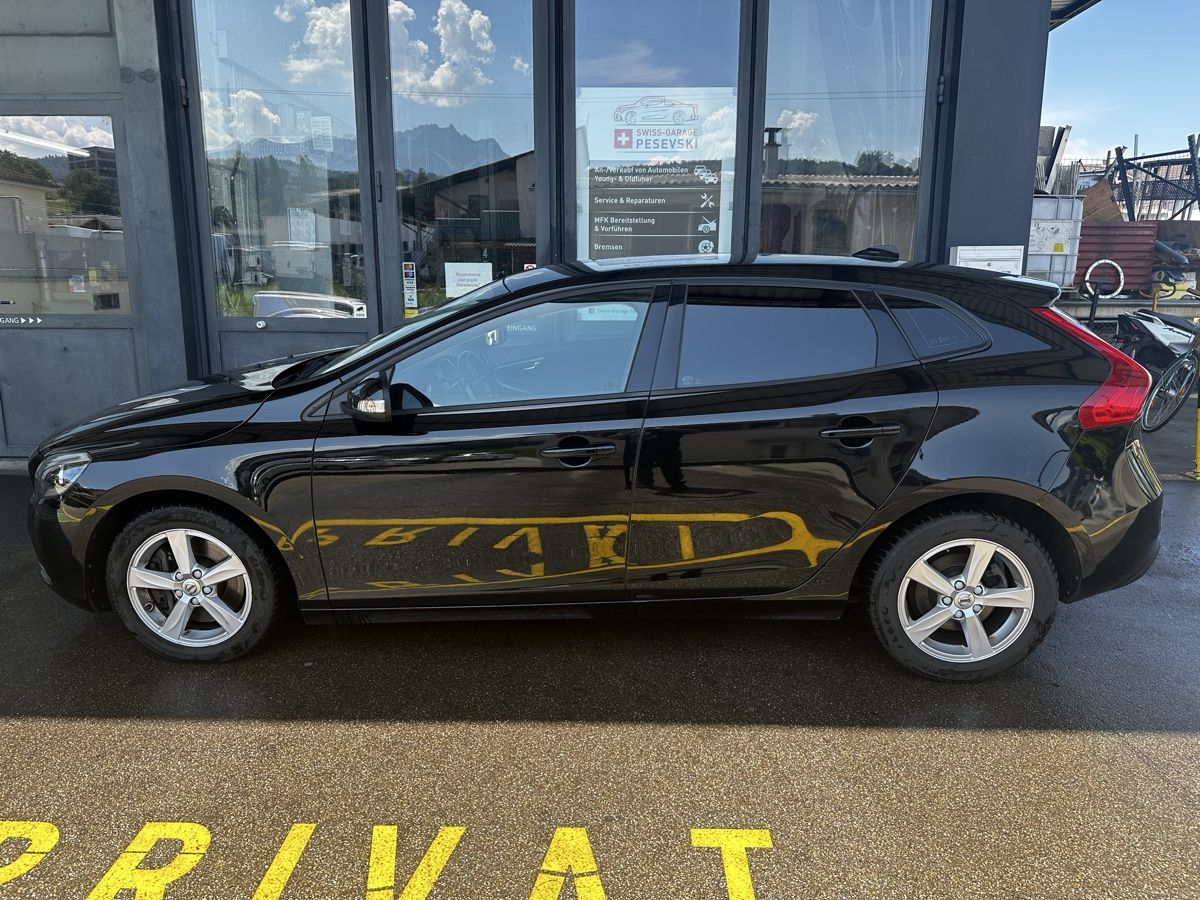 Volvo Autos: Volvo V40 D2 – Gebraucht aus Luzern von Swiss-Garage 1