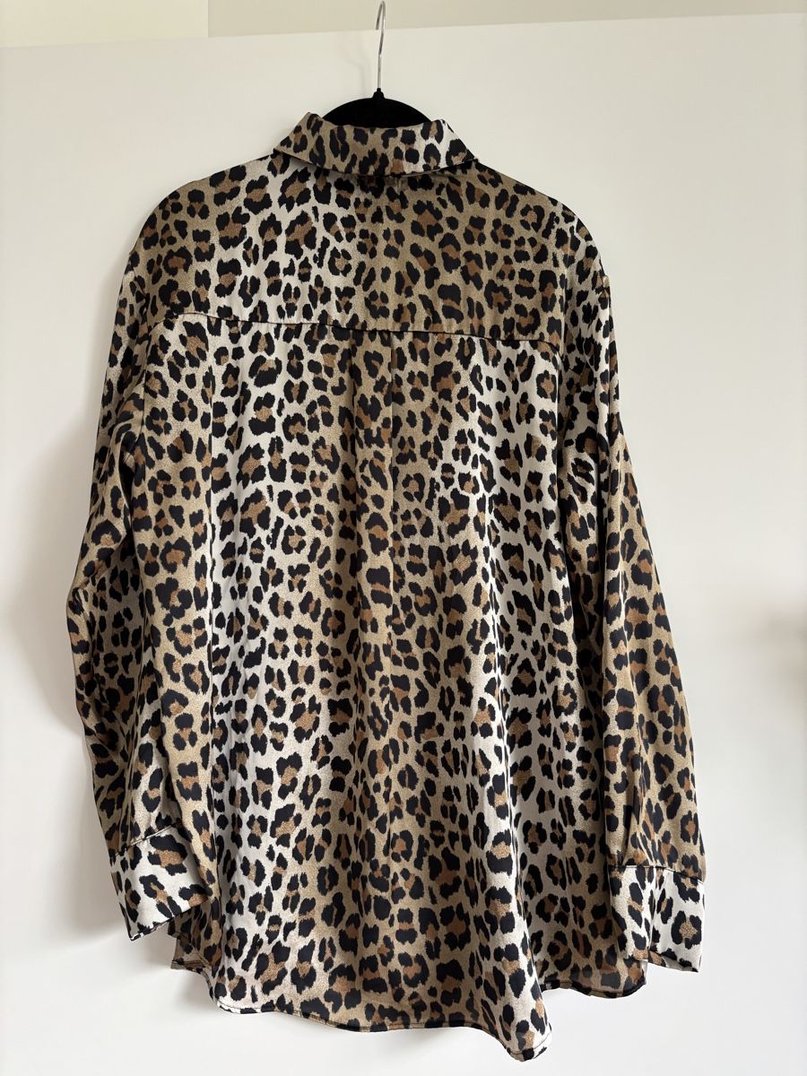 Zara Blusen: Zara patterned blouse in a leopard print Size M Oversize – Gebraucht aus Zürich von cha_jz8q 5