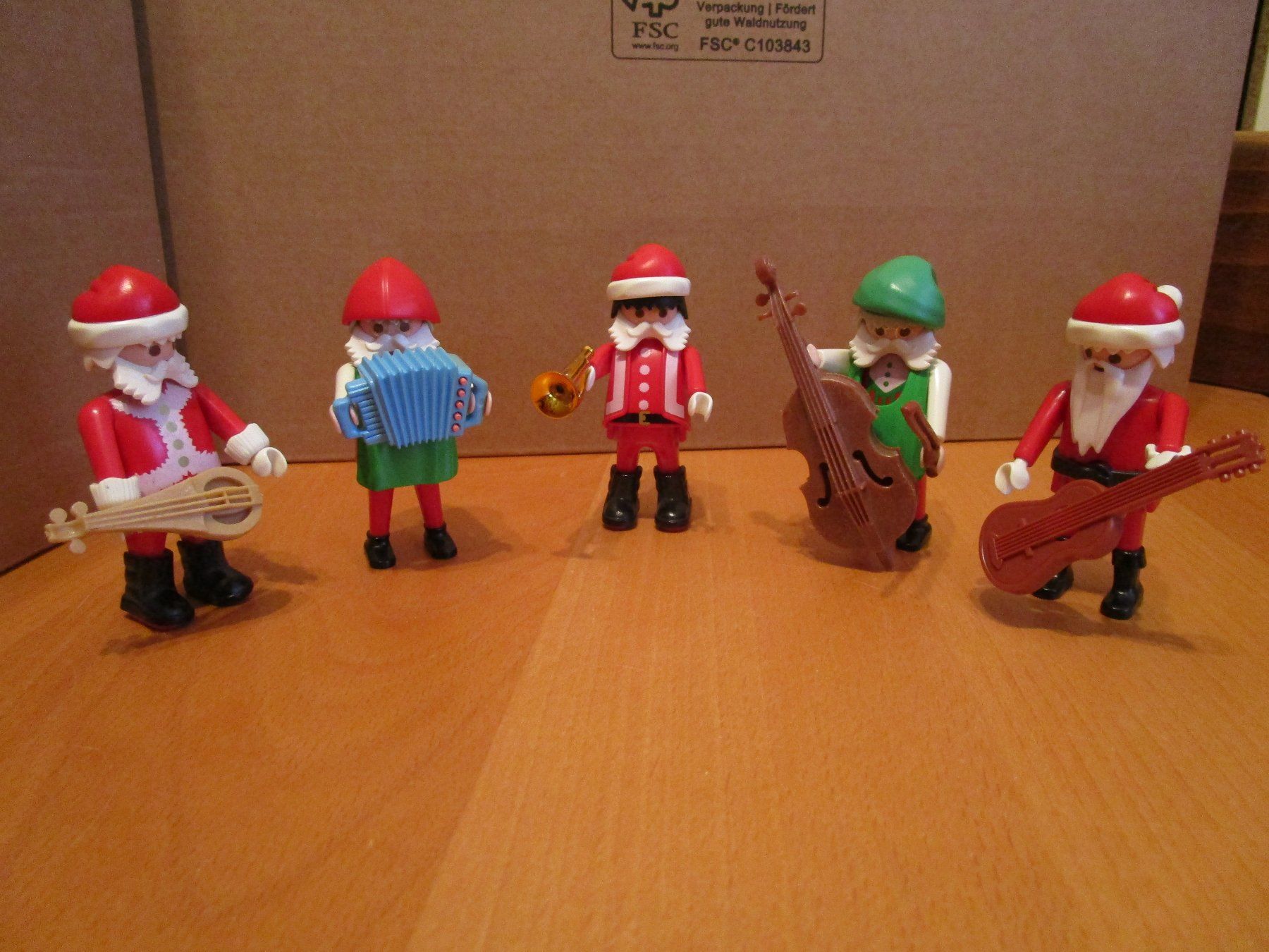 Playmobil Giocattoli: Playmobil  -  5 Samichläuse machen Musik – Usato da Wetzikon ZH venduto da Storchadebar