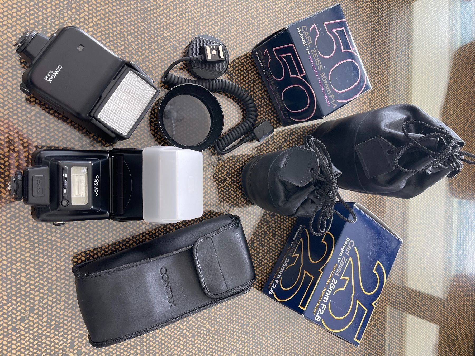 Kamera: RARE LOT Konvolut CONTAX AX + 4 Obj. + 2 Flasch – Gebraucht aus Lausanne von asdyx