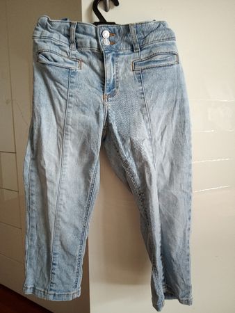 H&M Capri Jeans Kinder Gr. 152 — sommerliche hell