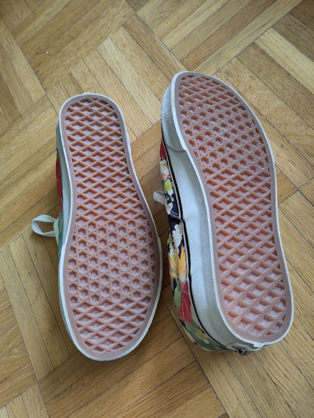 Vans Scarpe da donna: Vans Sneaker, Gr. 38, Blumenmuster, neuwertig – Usato da Emmenbrücke venduto da Seryoga2010 2