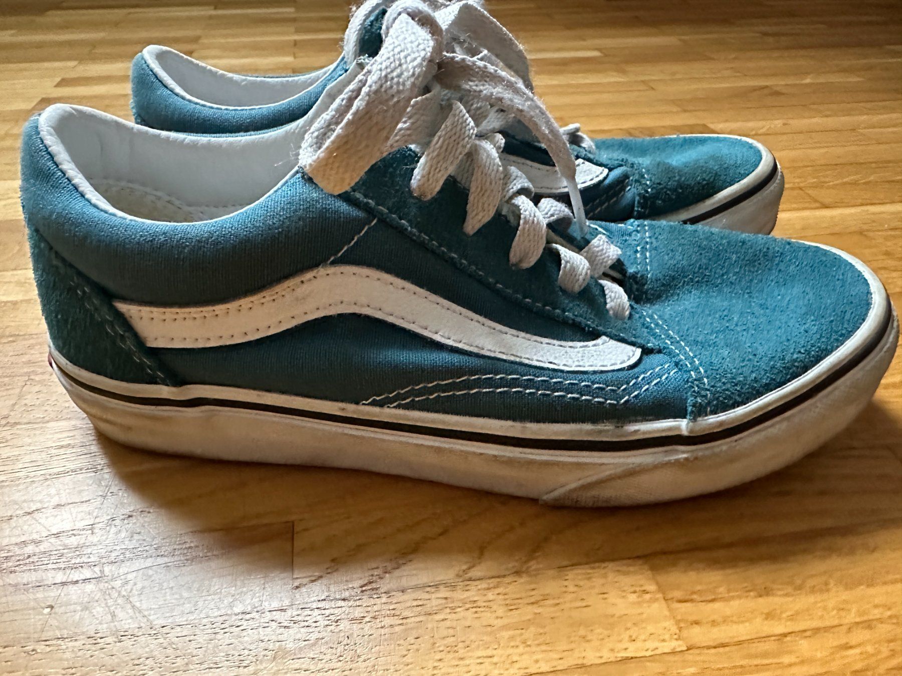 Vans Scarpe per ragazzi: Vans Kids Old Skool Deep Teel Suede Size 33 – Usato da Lausanne venduto da brixton 2