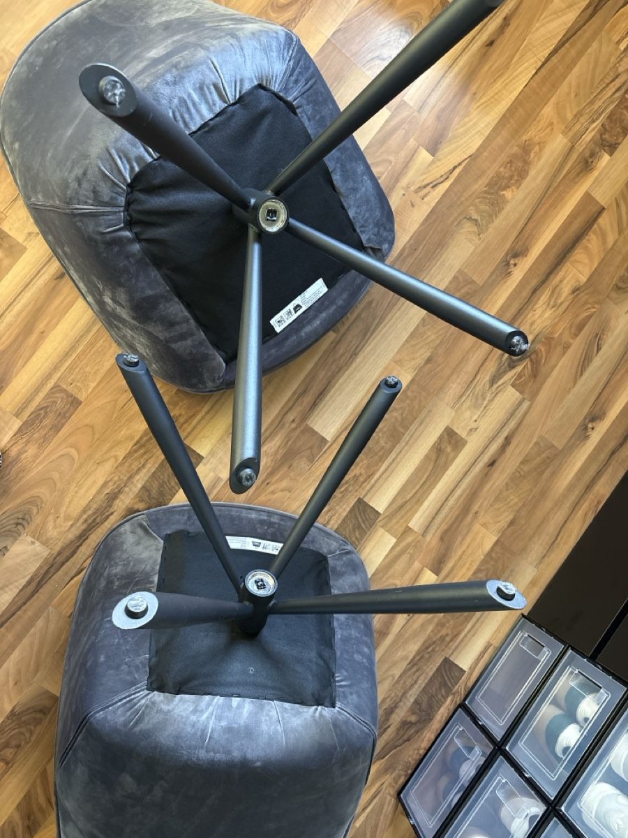 Mömax Chaises: 2 Sessel Samt Grau Drehbar – D'occasion à Ebikon par lil_zd5g 4