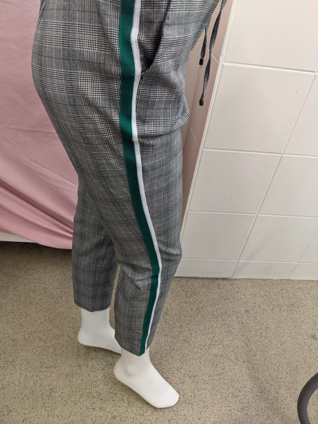 Comma Pantaloni: Damenhose GR 36 – Nuovo (secondo la descrizione) da Langnau am Albis venduto da Judithsebi 4