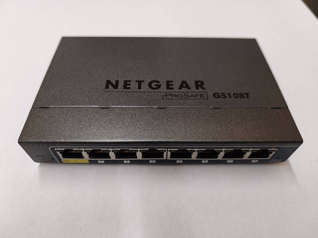 Hub & Switch: Netgear GS108T PoE-Netzwerkswitch – Usato da Speicher venduto da Switchie 1