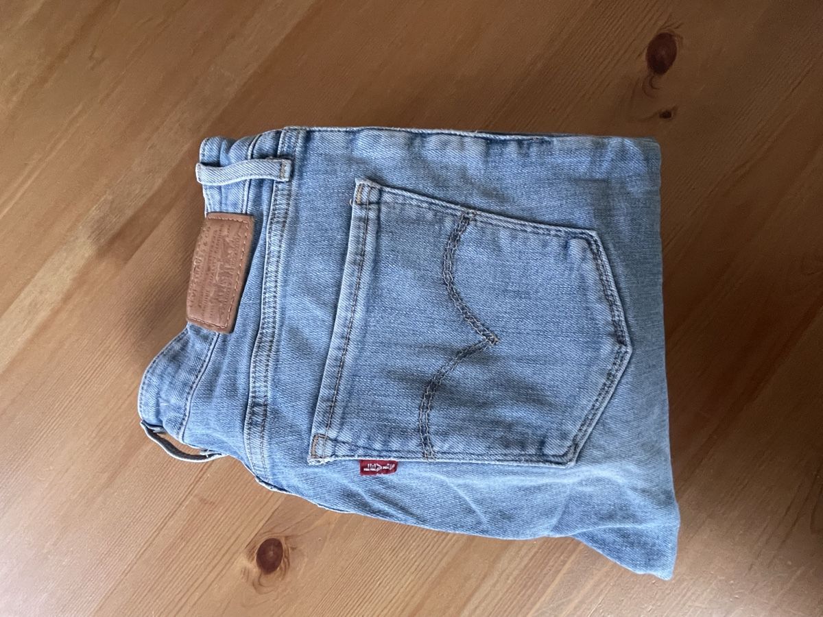 Levi's Jeans: Levis Jeans – Nuovo (secondo la descrizione) da Kehrsatz venduto da leaani