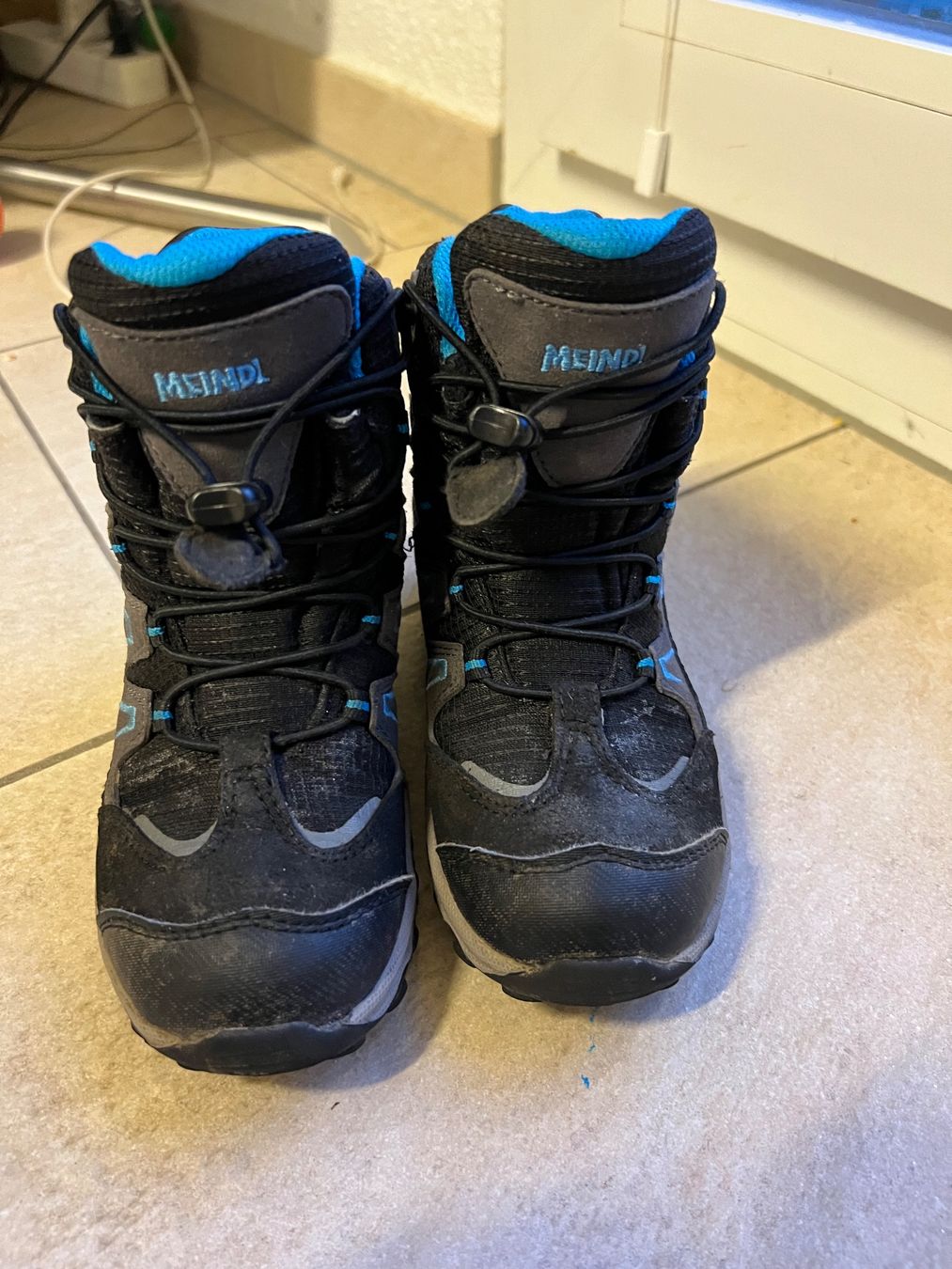 Meindl Scarpe per ragazzi: Meindl Wanderschuhe Grösse 28 – Usato da Baden venduto da sandi.54