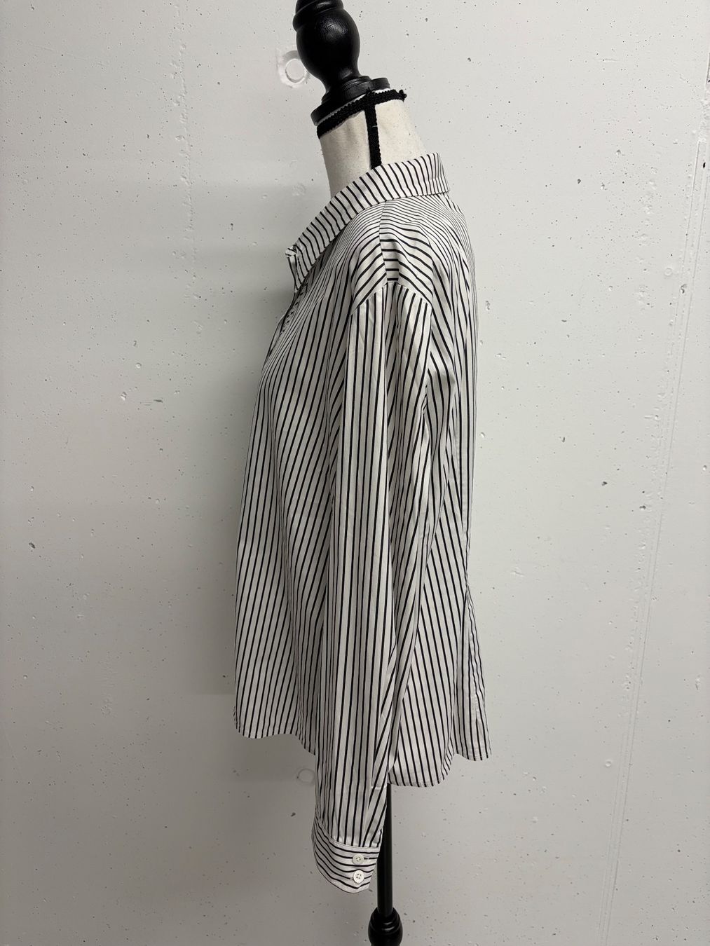 Blusen: Jaeger Bluse Gr. 42 weiss schwarz gestreift Baumwolle – Neu (gemäss Beschreibung) aus Regensdorf von secondchancefashion 1