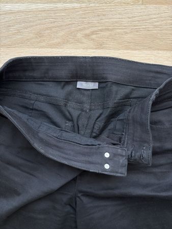 Stoffhose schwarz Gr. 46 Yessica