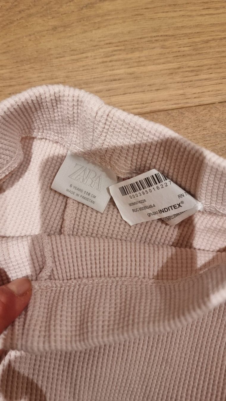 Zara Lotti & Set di vestiti: Zara-Set, Pullover und Leggings, 116 – Usato da Buttikon SZ venduto da Limo180 4