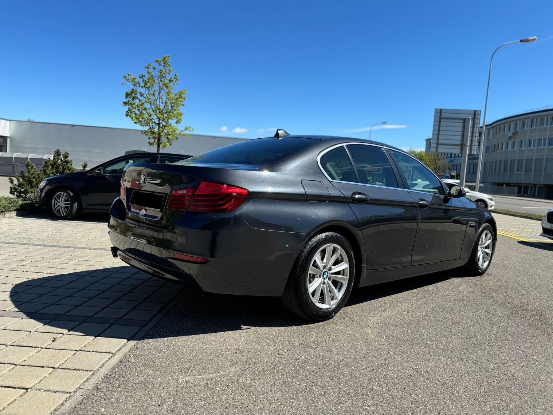 BMW Automobili: Bmw 528i – Usato da Gossau SG venduto da Nez-lim 3