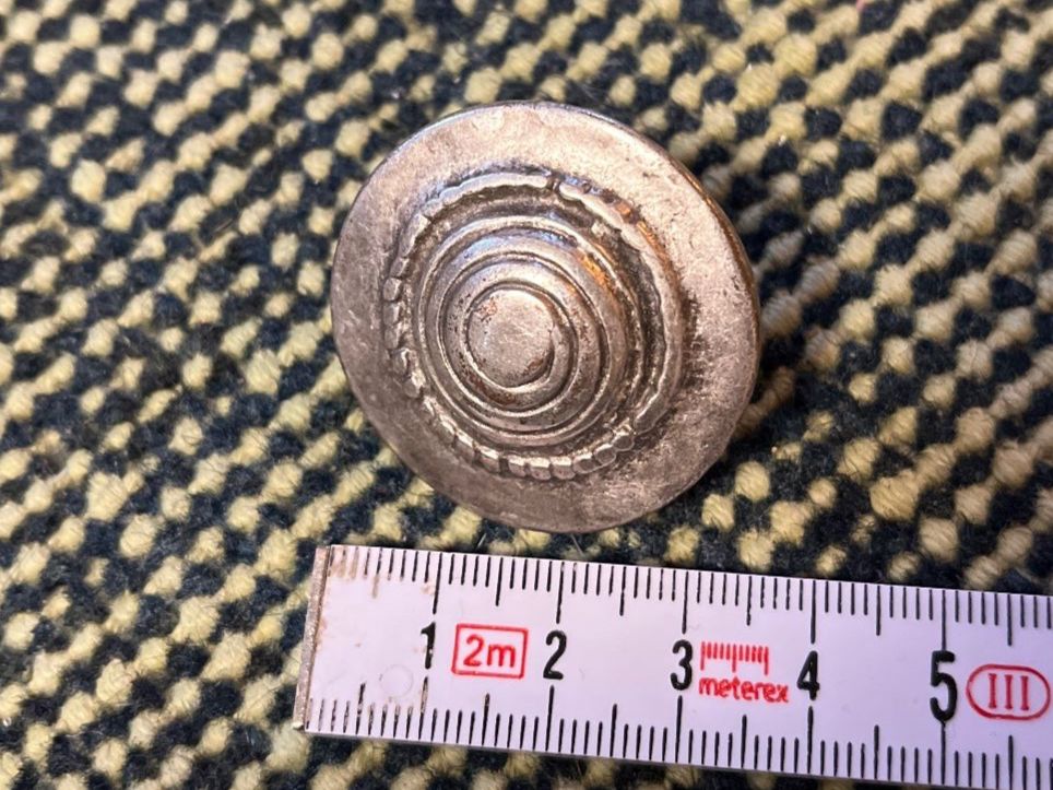 Anelli: silbriger Ring mit gehämmerter Oberfläche – Usato da Hätzingen venduto da pflanzan222 1