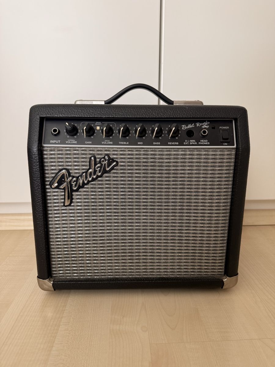Toutes les décorations: Fender Bullet Reverb amp pr 241 – Défectueux à Neerach par lar_tkp2