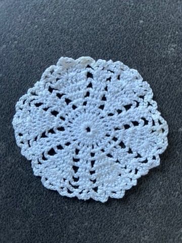 Tutte le decorazioni: Napperons au crochet  -  Häkeldeckchen – Nuovo (secondo la descrizione) da Arzier-Le Muids venduto da WinT078 1