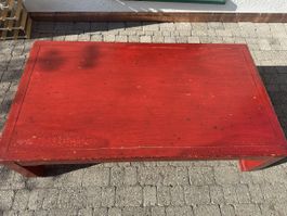 Couchtisch Holz rot asiatischer Stil Gebrauchsspuren