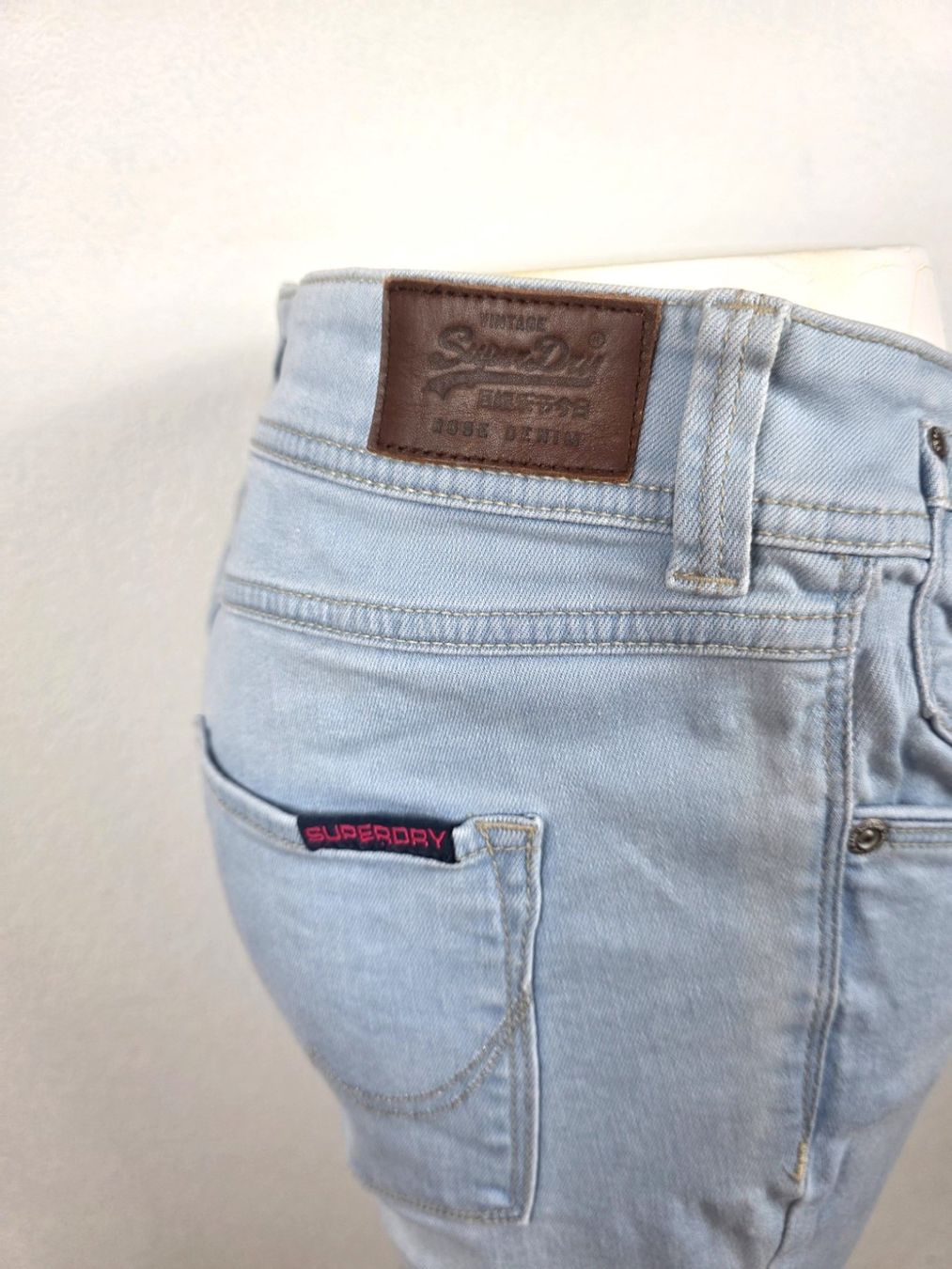 Superdry Jeans: SUPERDRY Cigarette Slim Jeans Hellblau  W32/L32 – Usato da Schaffhausen venduto da Restwert_SH 2