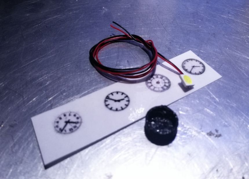 Modellini di ferrovie: Mini-Bausatz Wanduhr, beleuchtet – Nuovo e nell'imballaggio originale da Luzern venduto da Salefactory 2