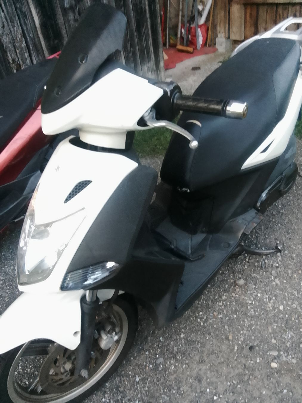 Kymco Scooters: Kymco Agility 200 ccm – Defekt aus Pfäffikon ZH von milcow