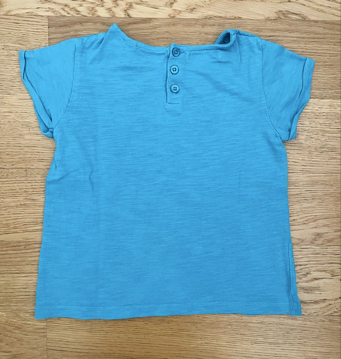 Blusen, T-Shirts & Tops: T-shirt Taille 116 – Gebraucht aus Sion von FashionStore3 1