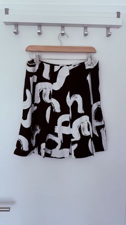Minirock Proenza Schouler mit raffinierten Schlitzen