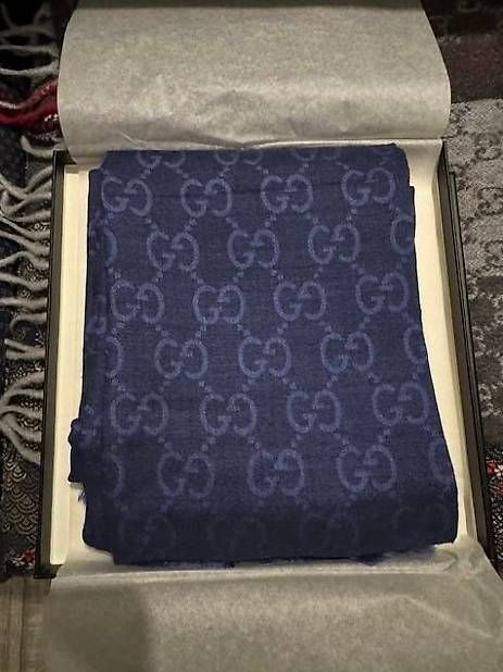 Foulards, Tücher & Schals: ECHARPE GUCCI  – Neu und originalverpackt aus Chavannes-de-Bogis von sth_yzd6