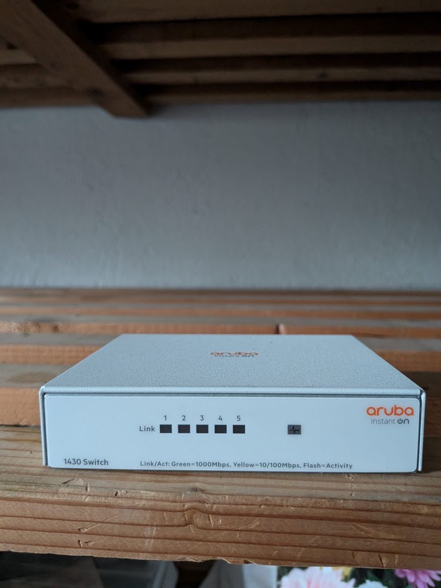Aruba WiFi: Aruba Instant On 1430 Switch – Usato da Vaduz venduto da alina_hasler