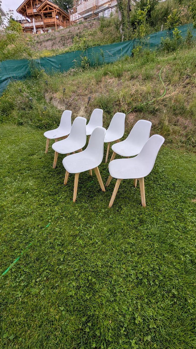 Sedie: Ensemble de 7 chaises blanches  – Usato da La Place (Ayent) venduto da s4c4 1