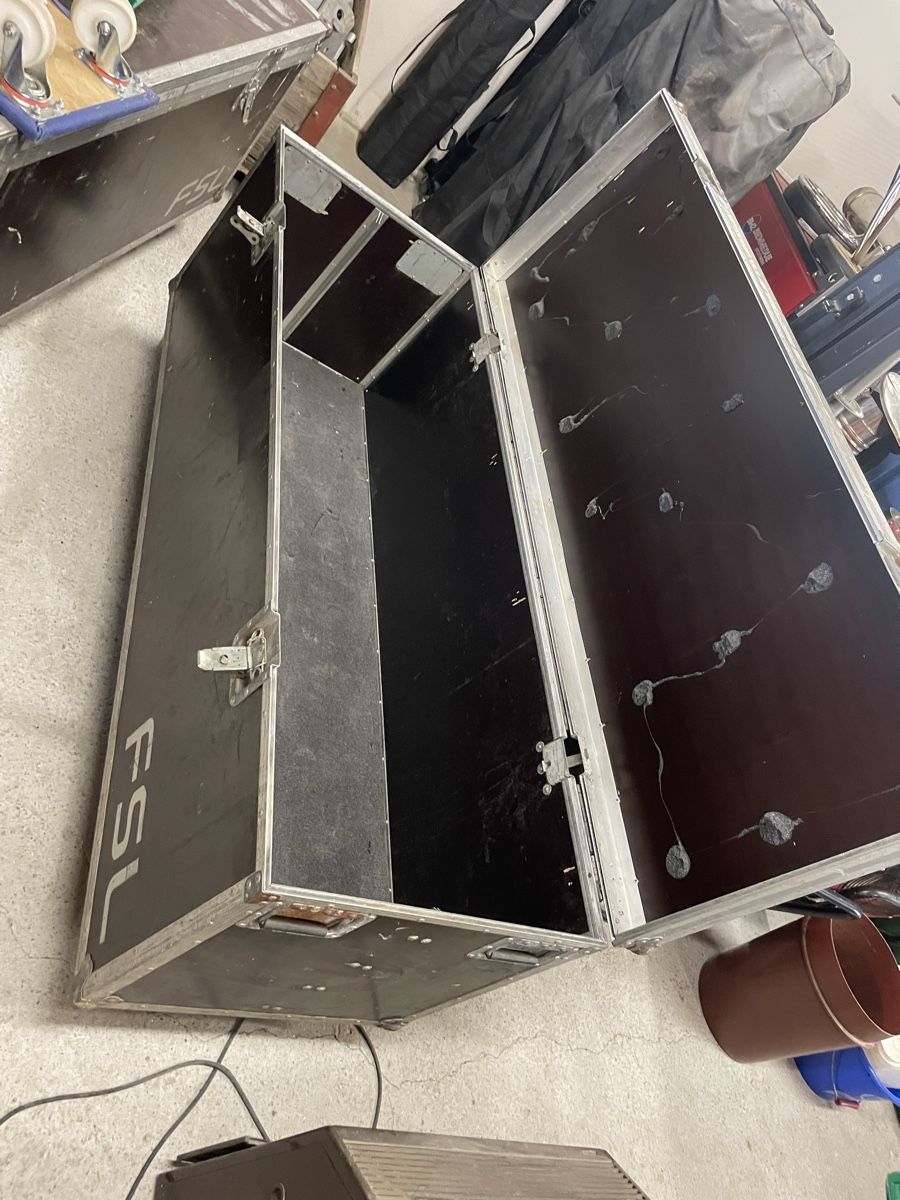 Topcase: Grosse Flightcase – Gebraucht aus Quinto von space90