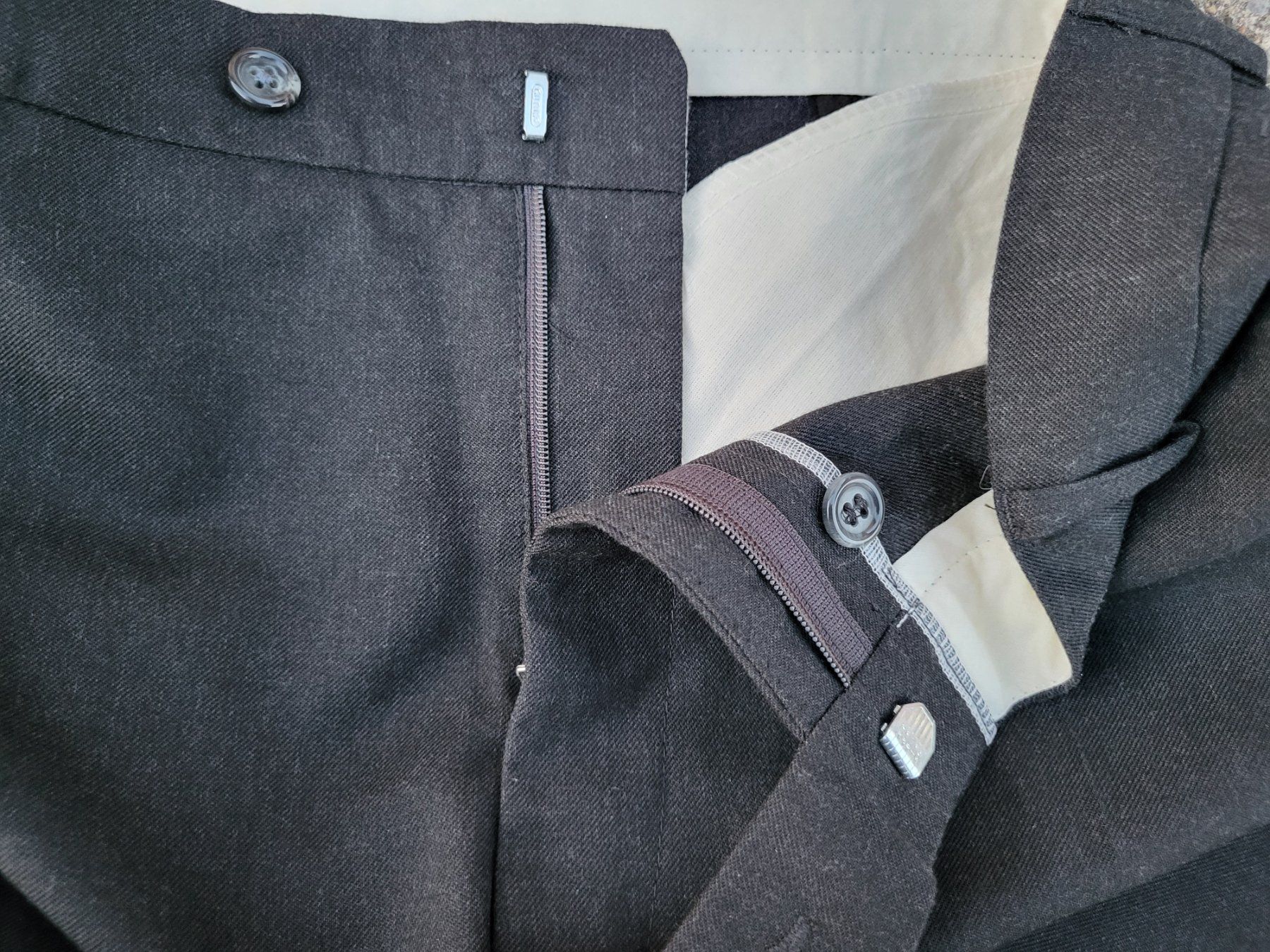 Pantaloni: Stoffhose mit Viskose – Usato da Dorf venduto da Mischa2010 9