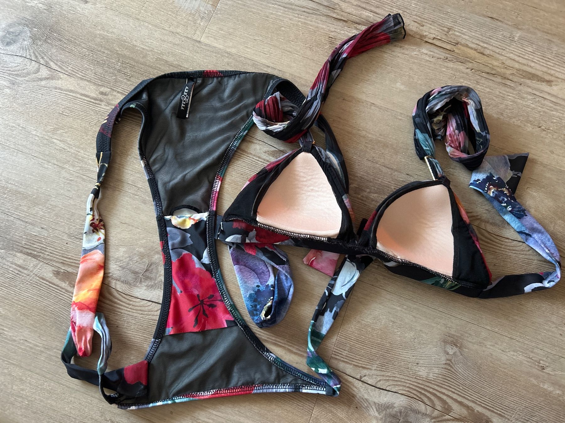 Costumi da bagno & Bikini: Bikini – Nuovo (secondo la descrizione) da Heiligkreuz (Mels) venduto da ale_x2d5 1